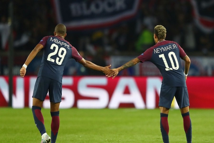 مبابي ونيمار يثيران ذعر جماهير الـPSG