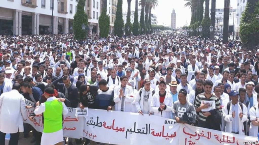 نقابات تدعم الأساتذة المتعاقدين في إضرابهم اليوم