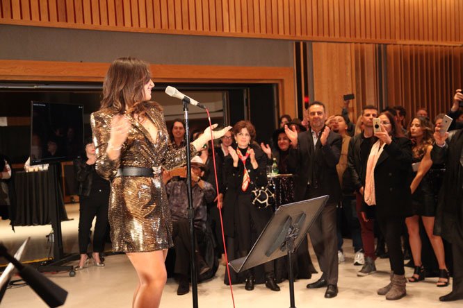 فن وثقافة”میسا قرعه” تُطلق حملة ألبومها الجدید من برج “كابیتول ریكوردز” التاریخي في هولیوود