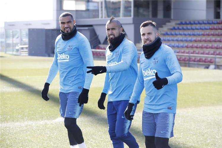 فالفيردي يعلن قائمة برشلونة لمباراة جيرونا