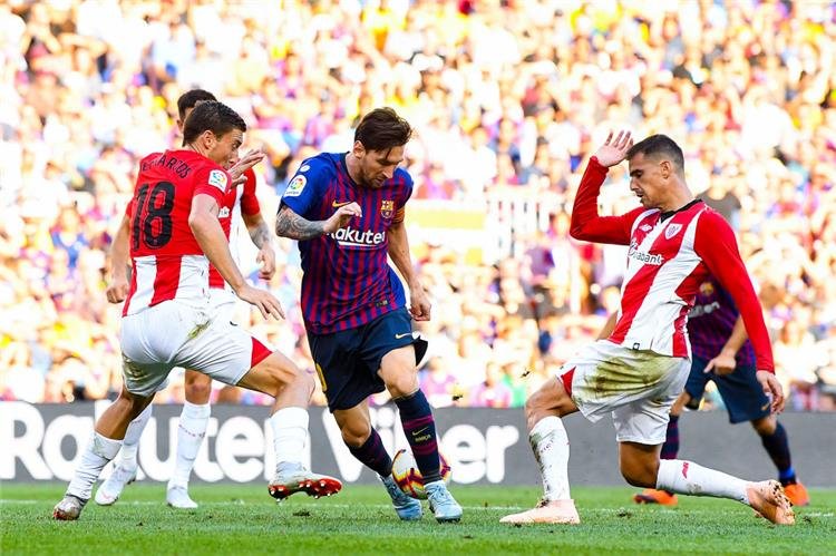 لاعب أتليتك بلباو: نتمنى مشاركة ميسي أمامنا لنفوز عليهم في وجوده