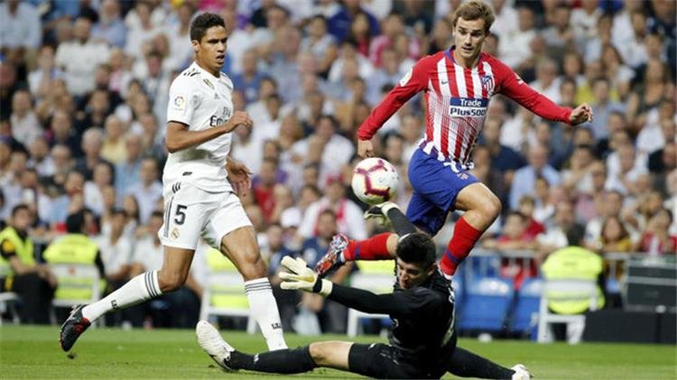 موعد والقناة الناقلة ومعلق مباراة ريال مدريد وأتليتكو مدريد بالدوري الإسباني