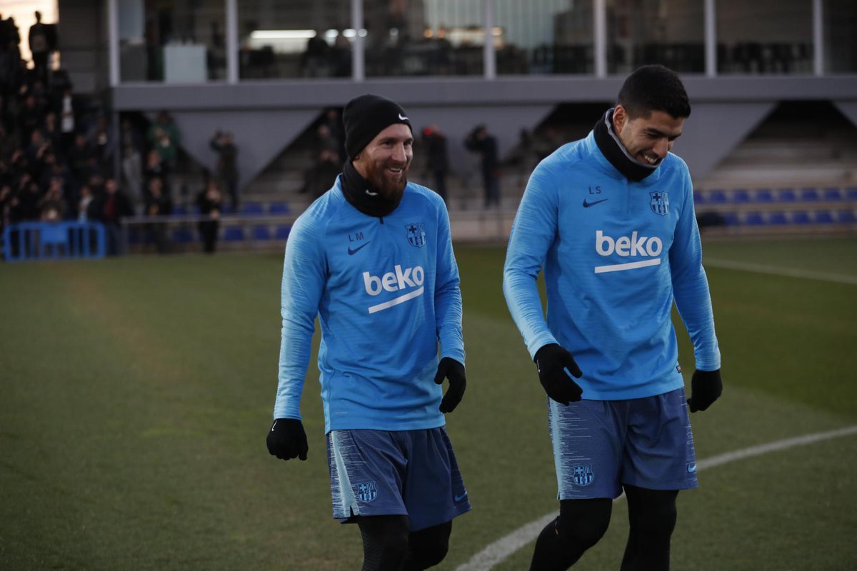 برشلونة ضد الريال .. ميسي يشارك في التدريب الأخير