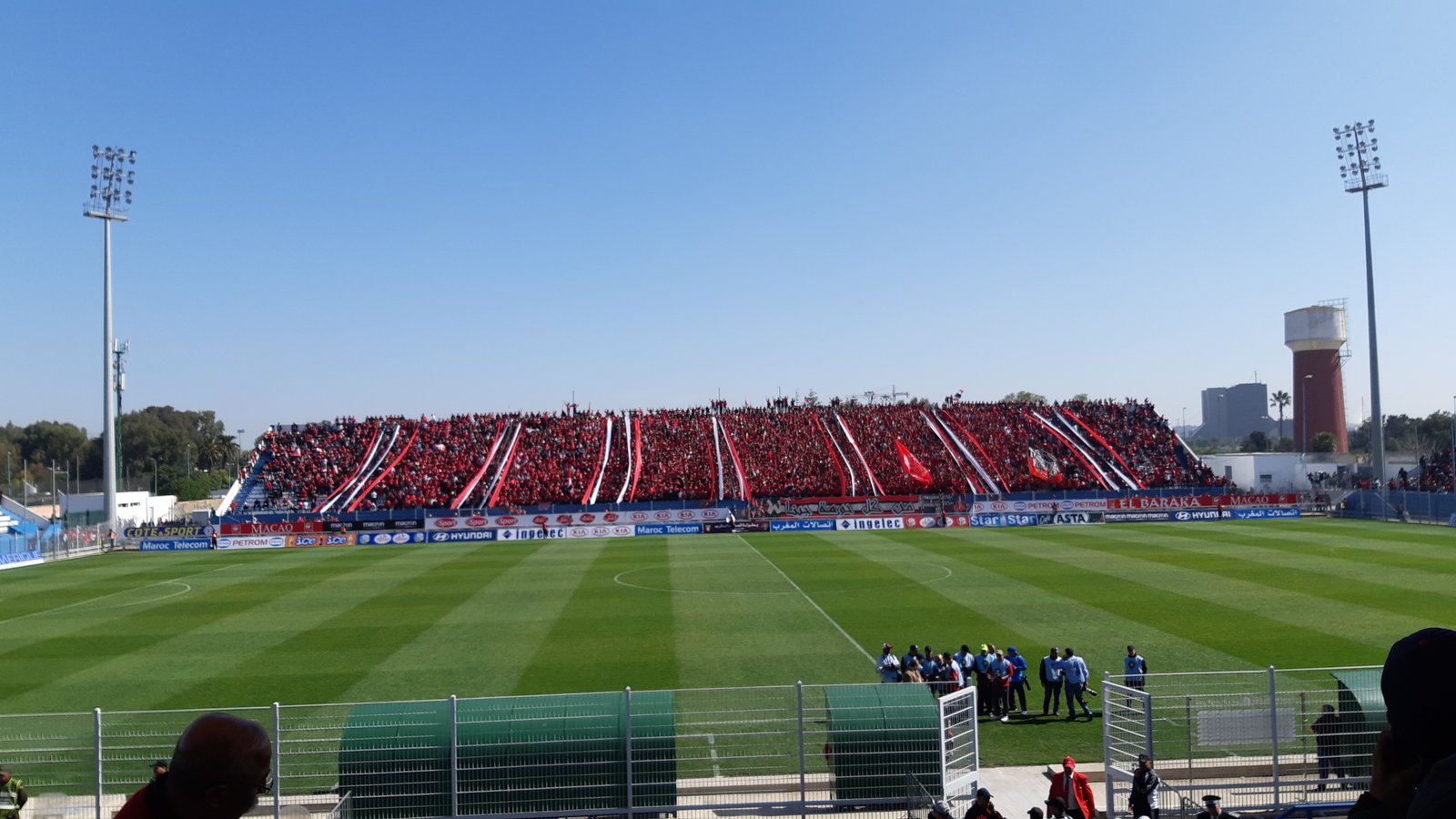 بالفيديو…جماهير الوداد تبدع بمدرجات الأب الجيكو في مباراة واد زم
