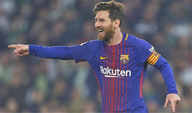 مدافع ليون يكشف عن خطته لإيقاف ميسي قبل مواجهة برشلونة بدوري أبطال أوروبا