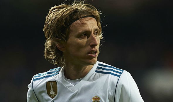 ريال مدريد يغري مودريتش بعرض جديد