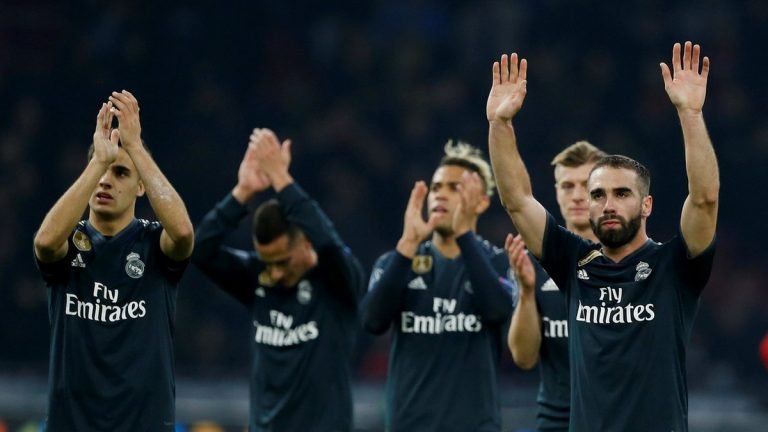 أياكس ضد الريال .. صحيفة كاتالونية تتهم حكم الفيديو بمحاباة ريال مدريد