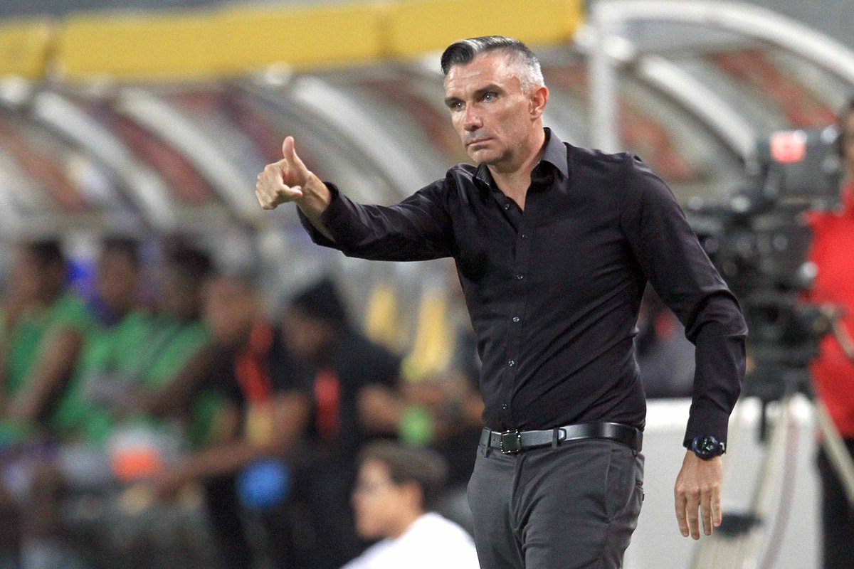 رسميا .. كارتيرون مديرا فنيا للزمالك خلفا للصربي “ميتشو”