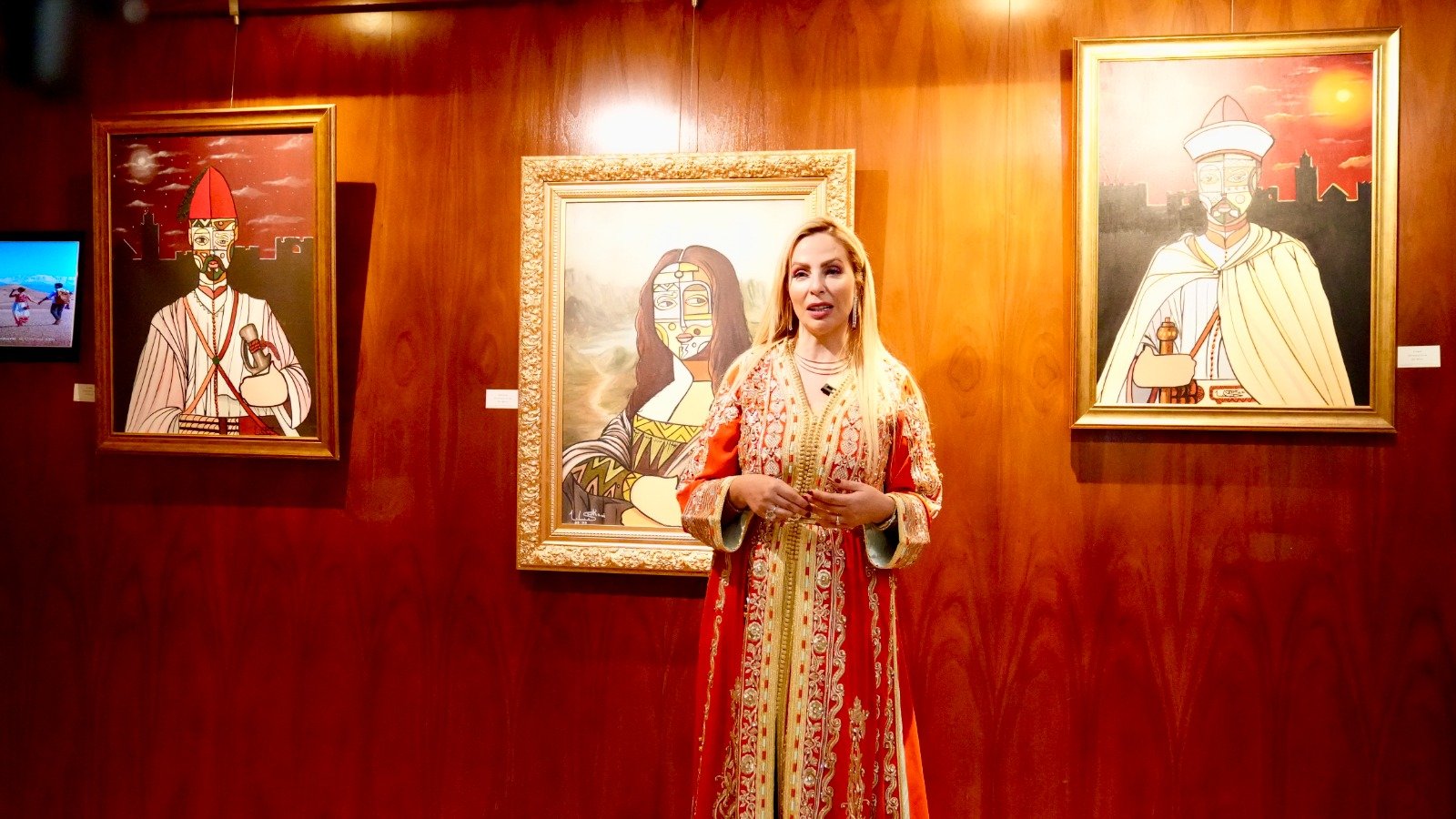 30 لوحة تعكس عمق وأصالة التراث المغربي بريشة التشكيلية كميليا الزرقاني