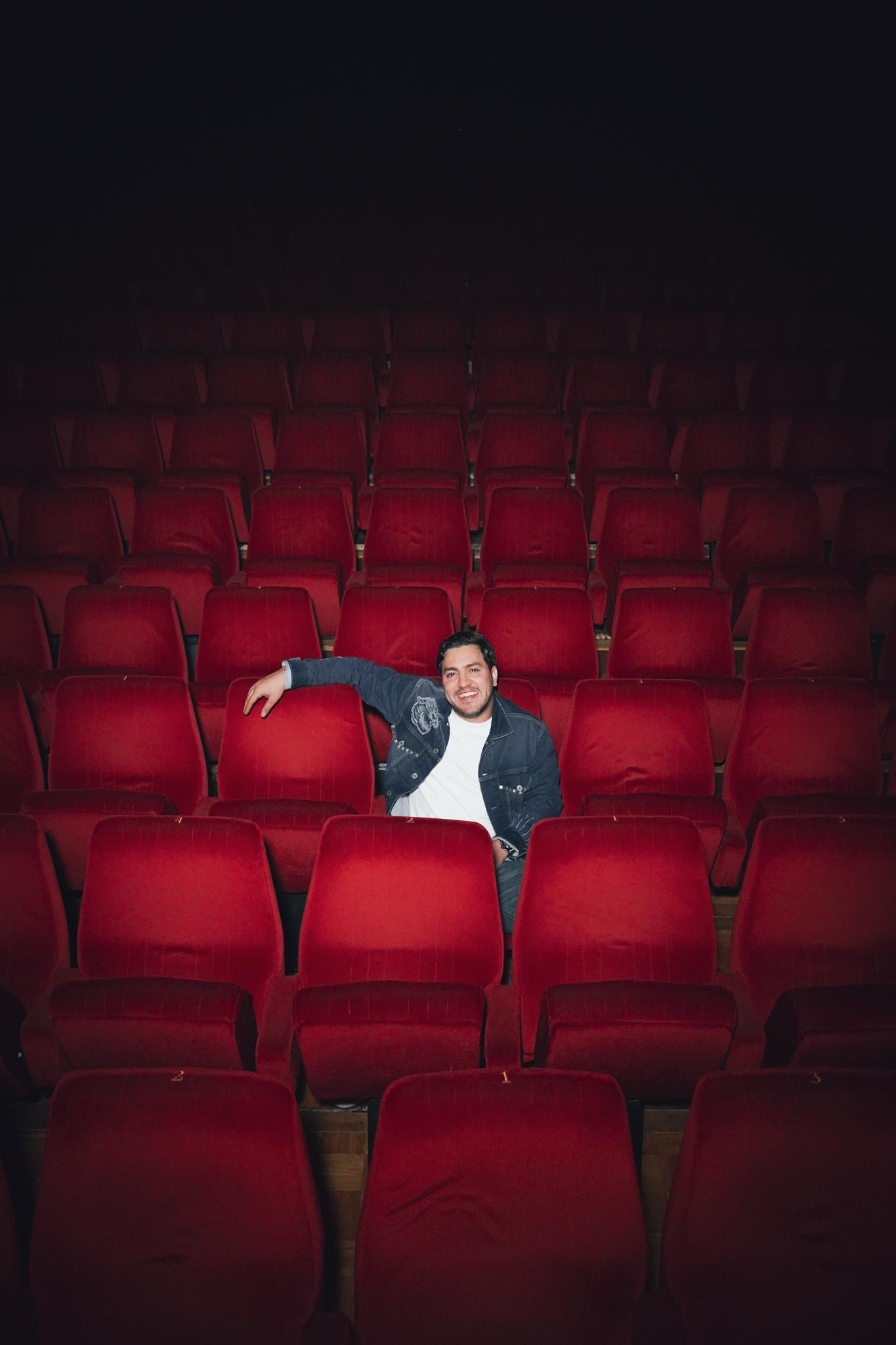 أمين الراضي يقدم عرضه الجديد “L’expert-Humouriste” في الدار البيضاء