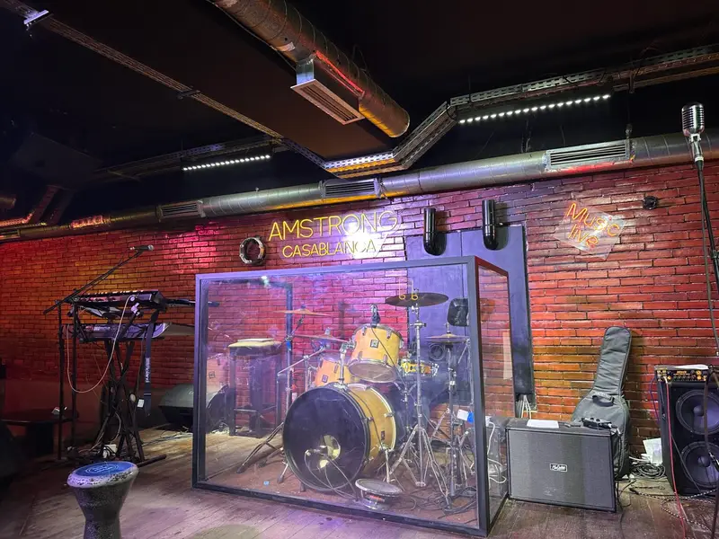 امسترونغ: ملتقى الموسيقى والذوق في قلب المدينة الدار البيضاء