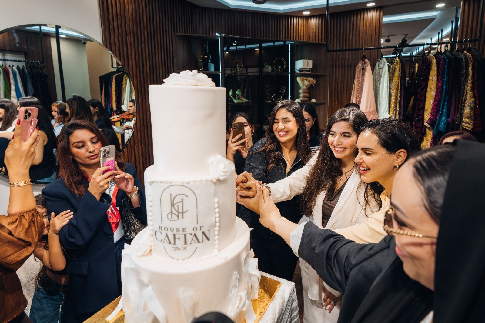 “House of Caftans”.. مبادرة شابتين مغربيتين للحفاظ على التراث والأناقة الأصيلة