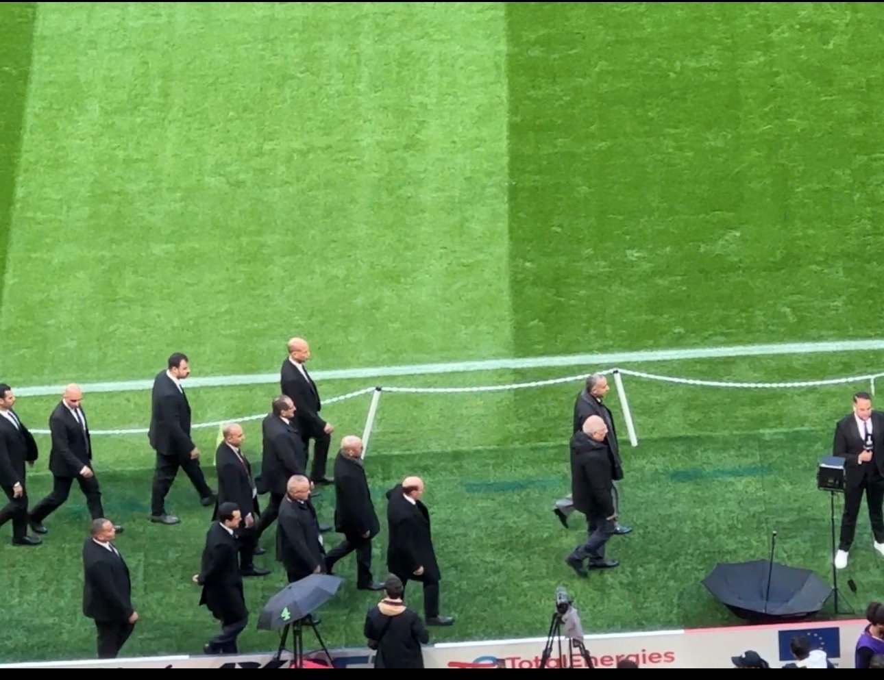 بالفيديو: عبد اللطيف الحموشي يصل إلى الملعب الرياضي مولاي عبد الله بالرباط قبيل انطلاق المباراة النهائية