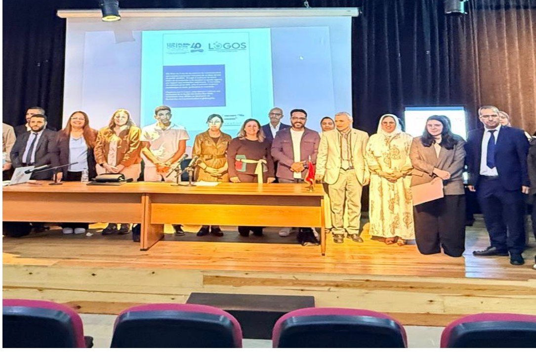 أطروحتي في ثلاث دقائق” تحتفي بنسختها الأولى بكلية الأداب والعلوم الإنسانية  بن مسيك  تحت عنوان الفصاحة والبلاغة في جرعة من السلاسة والبساطة العلمية” ” ” فواثق الخطى يمشي ملكا”