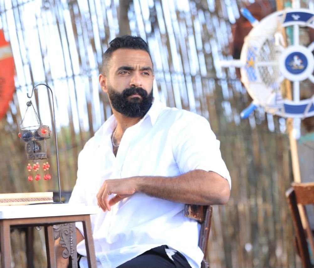 محمد رأفت يطرح “عدت” من شوارع وبحر بورسعيد